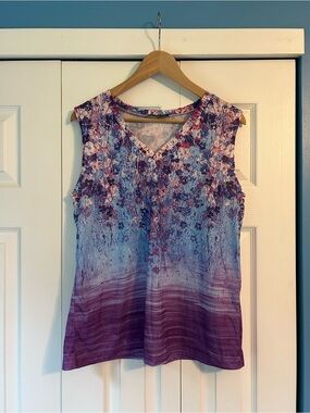 Sleeveless V-Neck Floral Ombre Tank Top - Purple